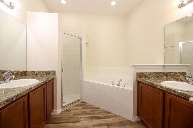 Building Photo - 811 Krenson Woods Ln