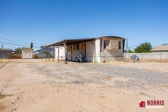 Building Photo - Manufactured home with NO HOA and Plenty o...