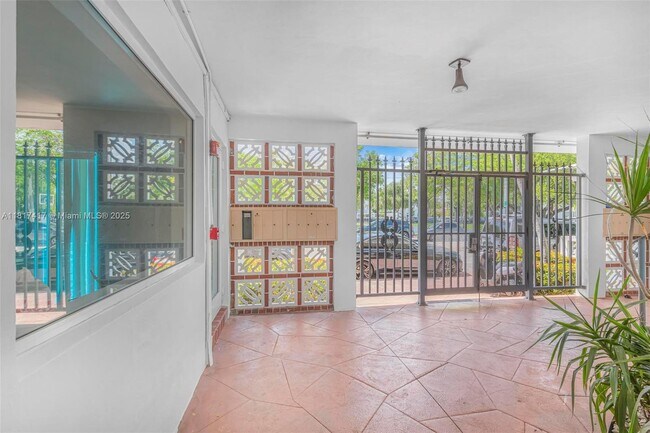 Building Photo - 8040 Tatum Waterway Dr