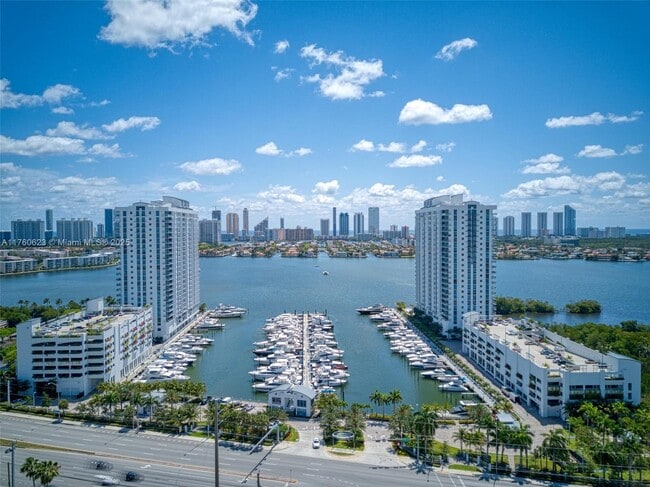 Building Photo - 17301 Biscayne Blvd