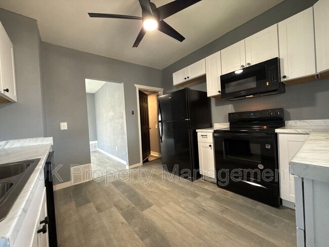 Building Photo - 1512 3rd Ave N