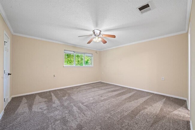 Building Photo - 5123 Shady Oaks Ln