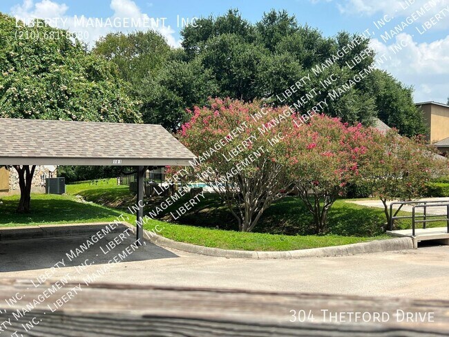 Building Photo - 304 Thetford Dr