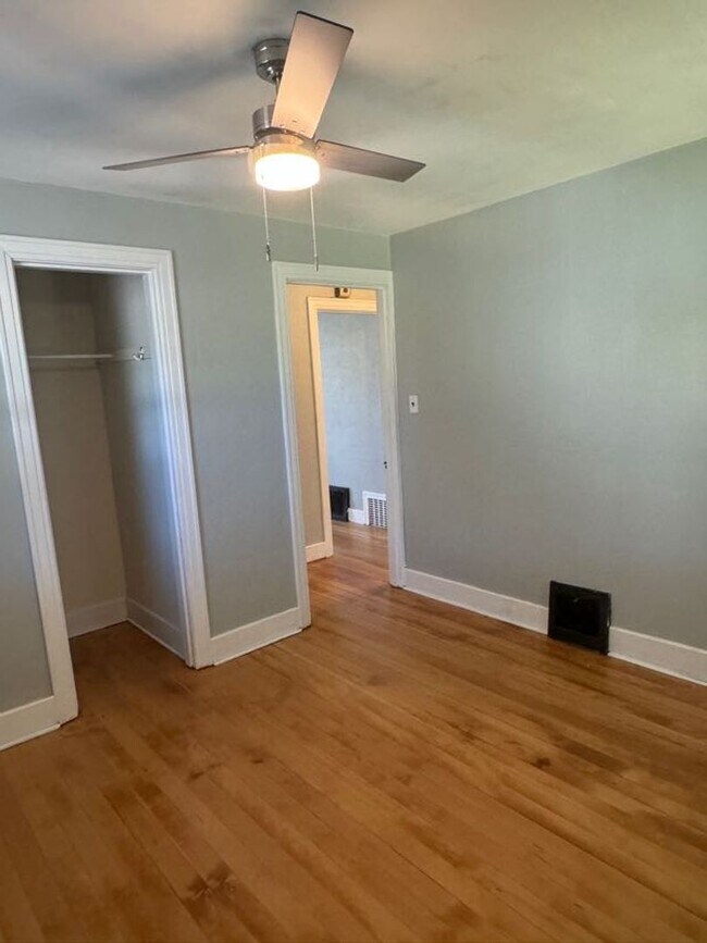 Building Photo - Charming 1920's Home with Large Backyard