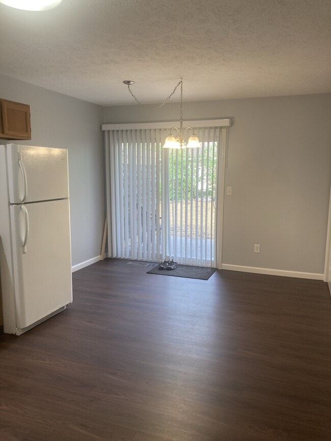 Building Photo - Carmichael Properties LLC. 1303