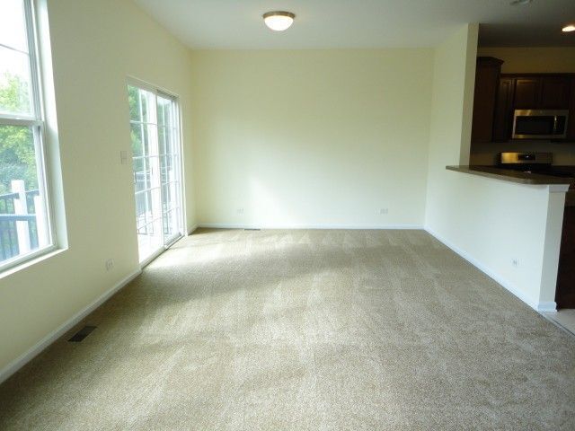 Building Photo - 490 Grosvenor Ln