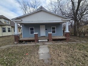 Building Photo - Charming 2 bed 1 bath house!