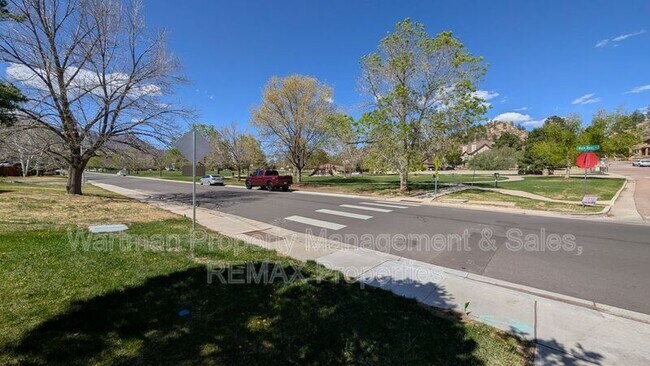 Building Photo - 5480 Mule Deer Dr