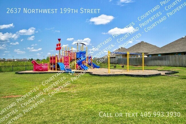 Building Photo - 2637 NW 199th St