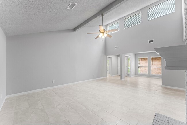 Building Photo - 10422 Rockcrest Rd