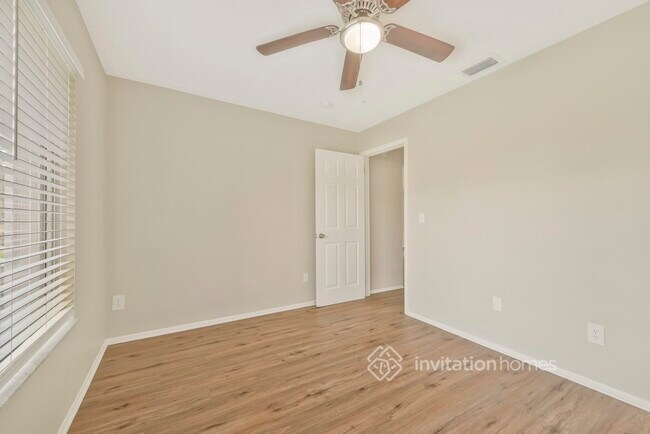 Building Photo - 10425 Kingbrook Ln