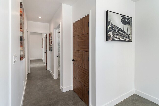 Building Photo - Lafayette Duplex