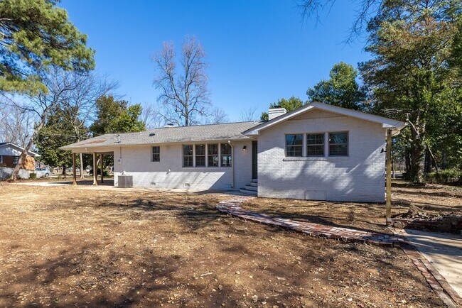 Building Photo - Gorgeous 3/2 Home in Athens!