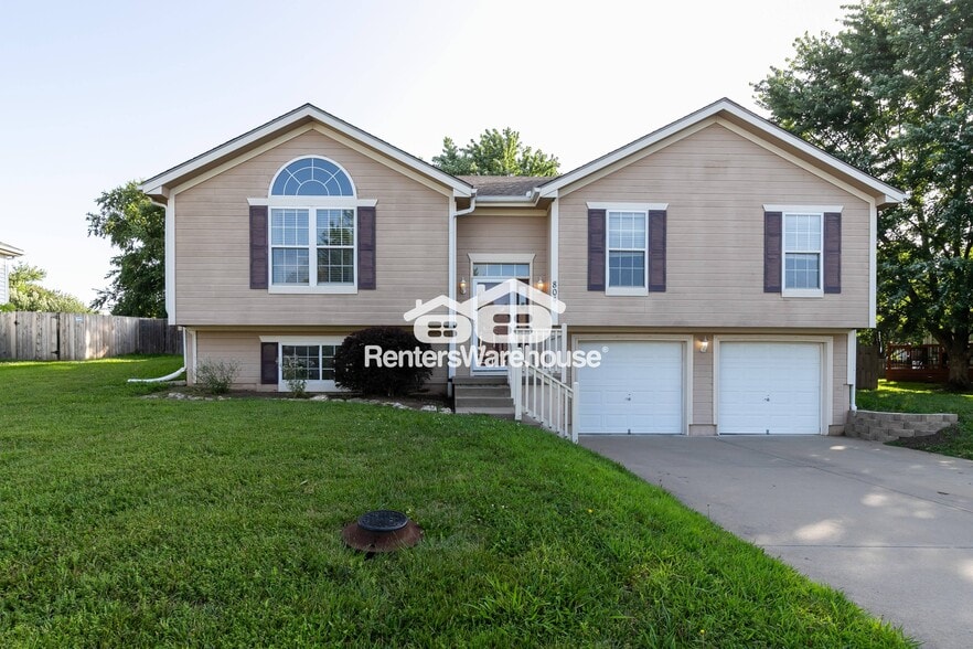 Building Photo - 804 Stratford Dr