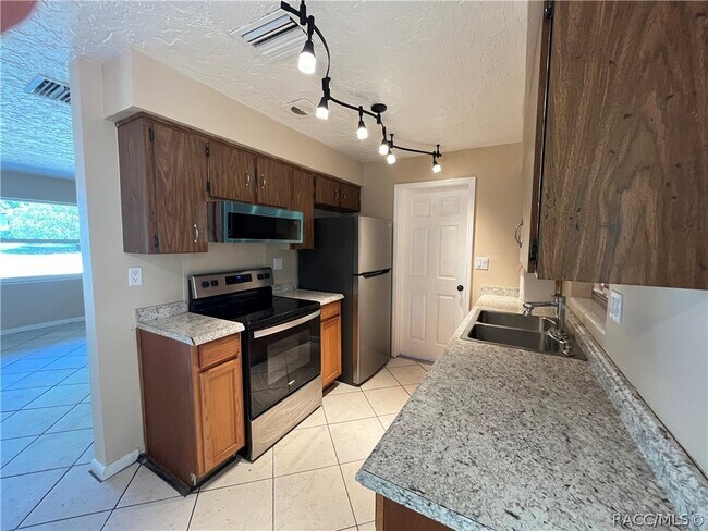 Building Photo - 35 S Lucille St