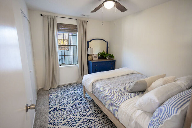 Building Photo - Furnished Short term Rental