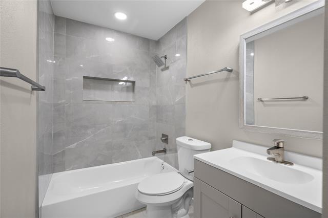 Building Photo - 2302 Valleywood Dr