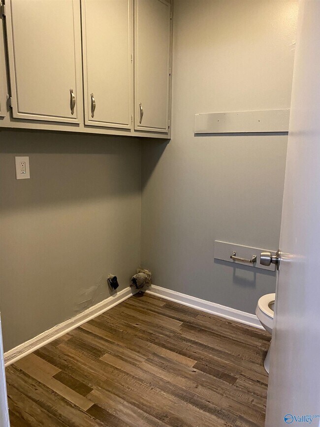 Building Photo - 5130 Blue Spring Rd NW