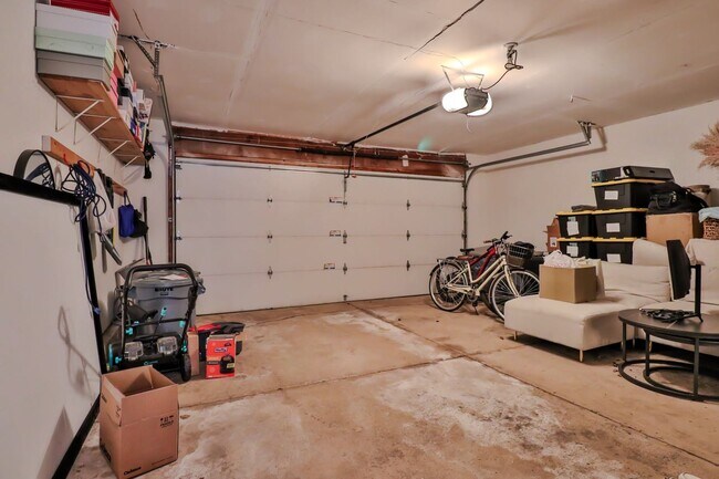 Building Photo - 713 Green Mountain Ct