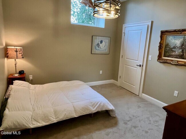 Building Photo - 77 Van Dam St