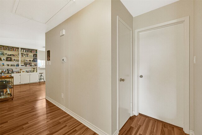 Building Photo - 1109 Frances Dr