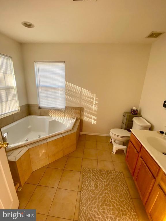 Building Photo - 108 Davidson St