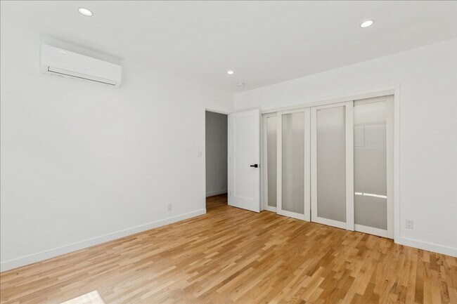 Building Photo - 652 Hayworth Ave