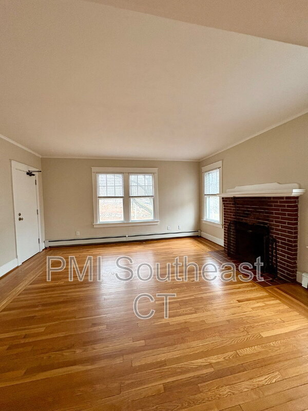 Building Photo - 640 Williams St