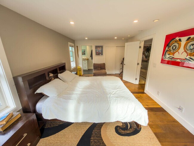 Building Photo - 30 Barranca Rd