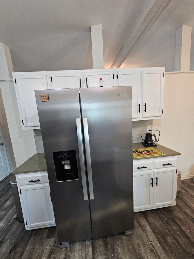 Building Photo - 3 Bedroom Corner Lot Close to Lejeune Blvd