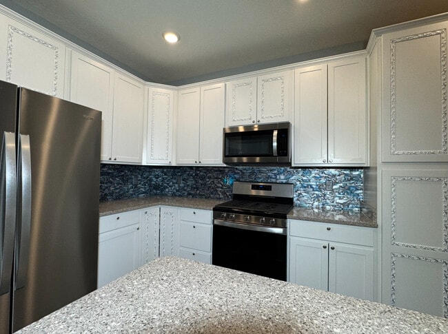 Building Photo - 5817 Flat Hill Dr