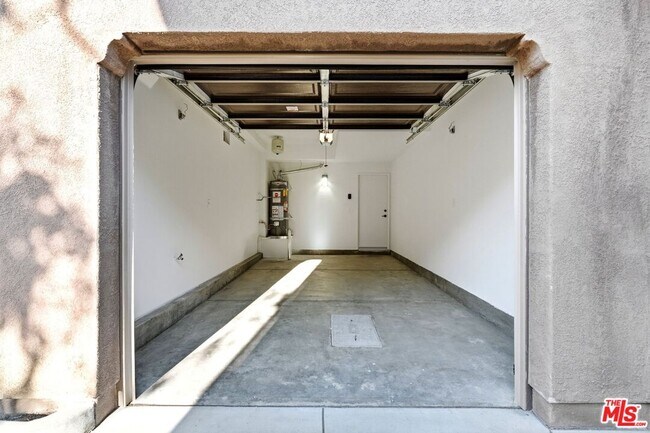 Building Photo - 20140 Pienza Ln