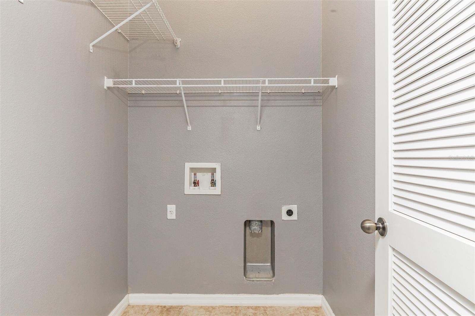 Building Photo - 6723 Breezy Palm Dr