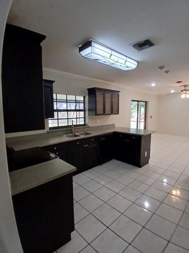 Building Photo - 22300 SW 184th Ave