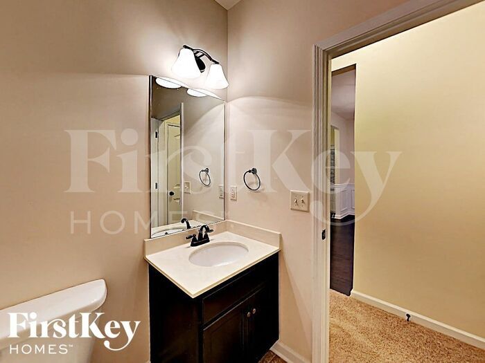 Building Photo - 8030 Gracen Dr