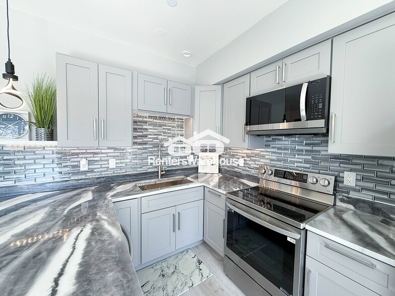 Building Photo - 3578 W 66th Ave