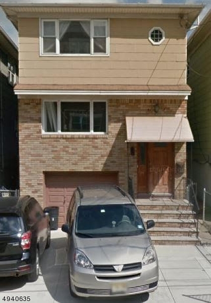 Primary Photo - 232 Bergen St