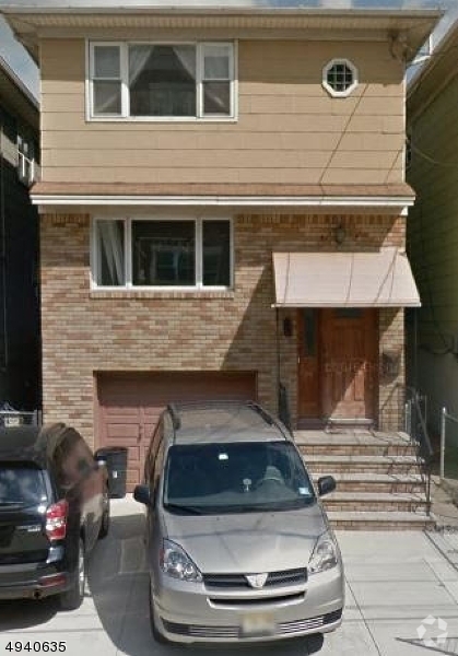 Building Photo - 232 Bergen St