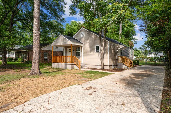 Building Photo - 404 S Audubon Ave