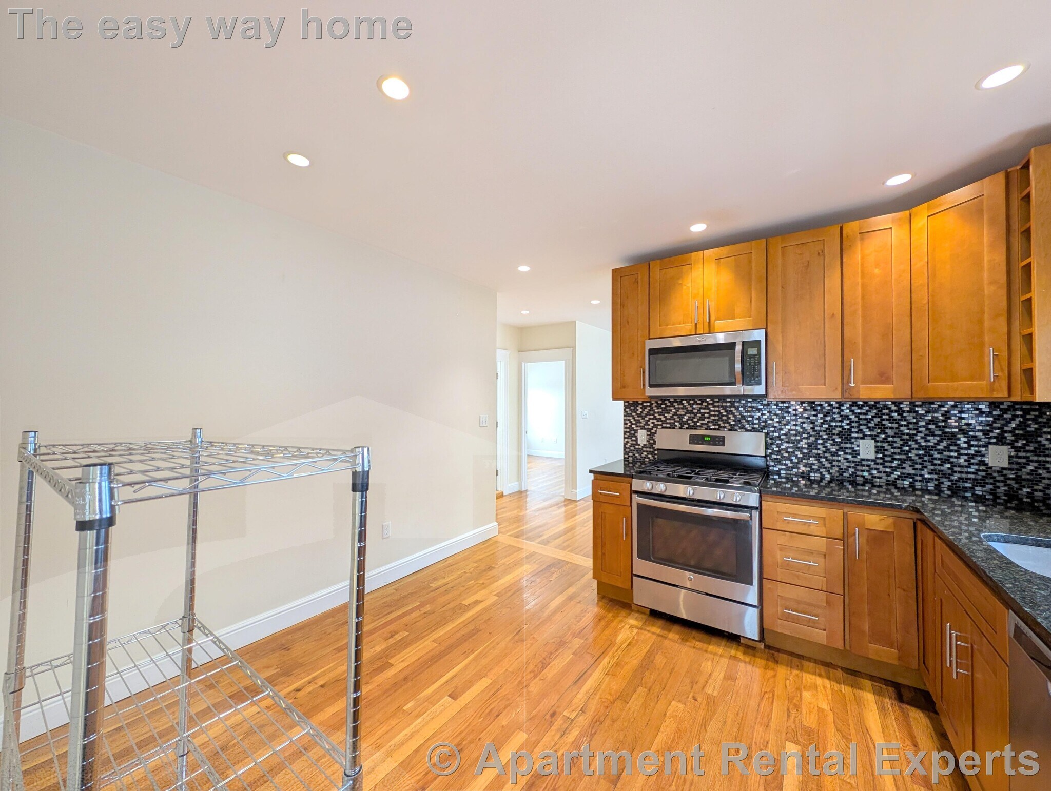 Building Photo - 7-9 Bonner Ave Unit #2