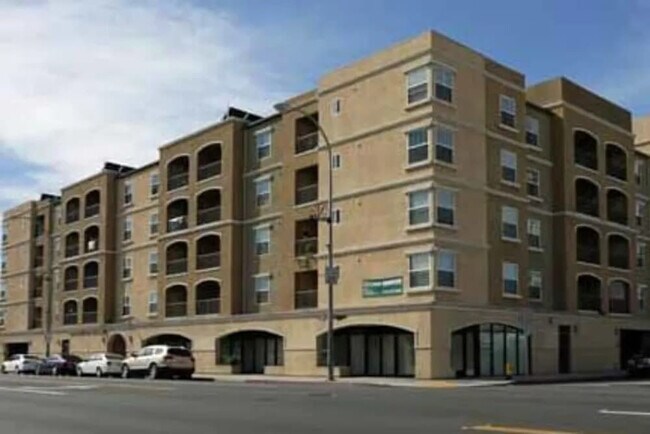 Building Photo - Maywood Villas