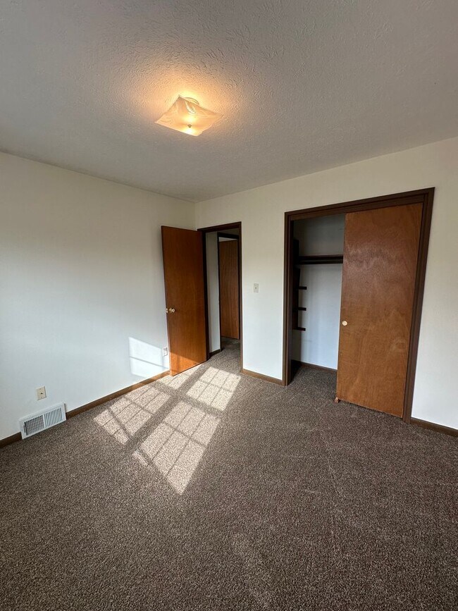 Two Bedroom House 75 31st St Barberton OH 44203 Apartment Finder