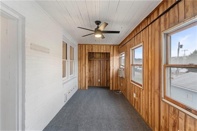 Building Photo - 734 Monongahela Ave