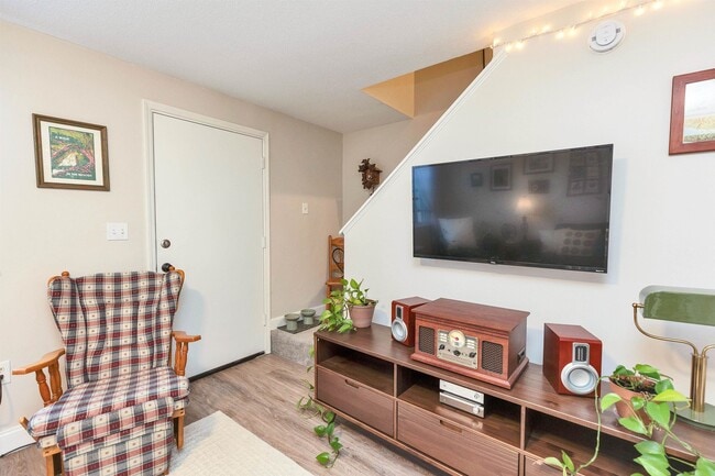 Building Photo - 147 Beech St