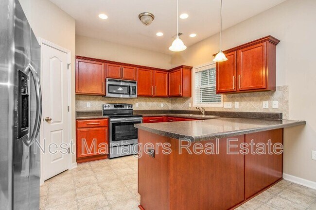Building Photo - 450 Roanoke Dr