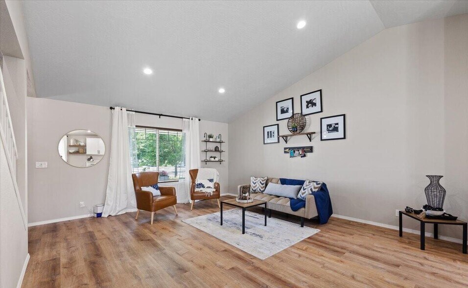Great Room - 3040 W Dumont Dr