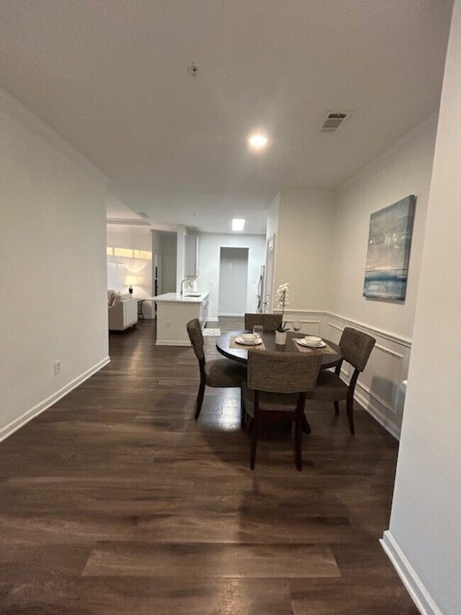 Building Photo - 706 Nottaway Ln