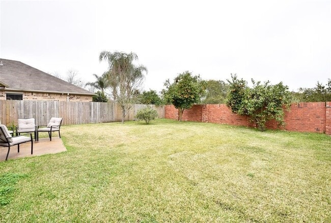 Building Photo - 7215 Ravenswood