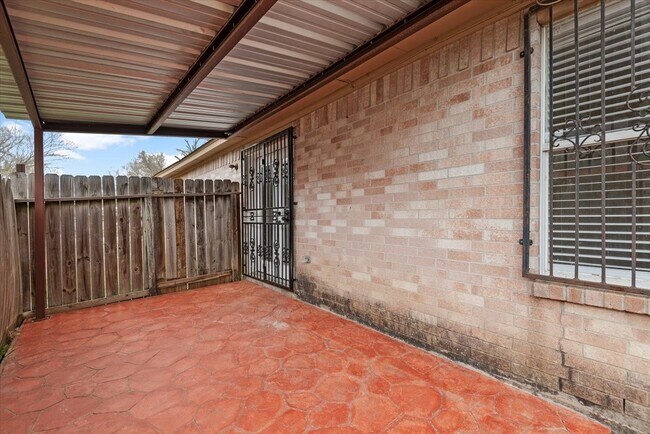 Building Photo - 5018 Wilmington St