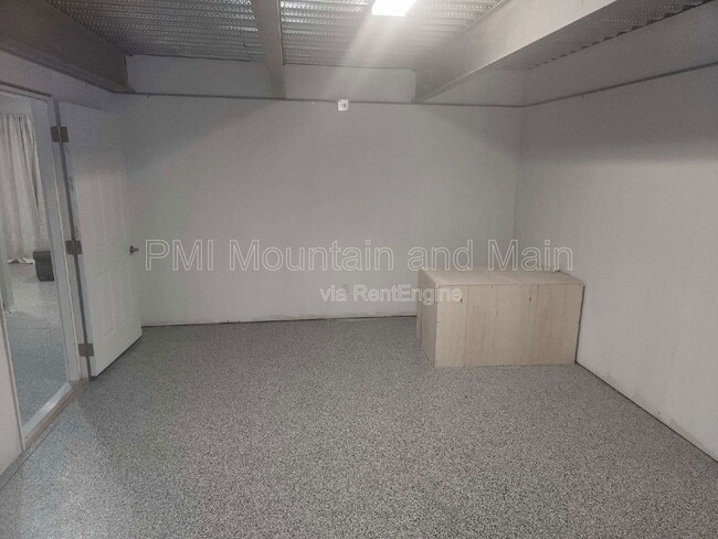 Building Photo - 52 Kirby Rd